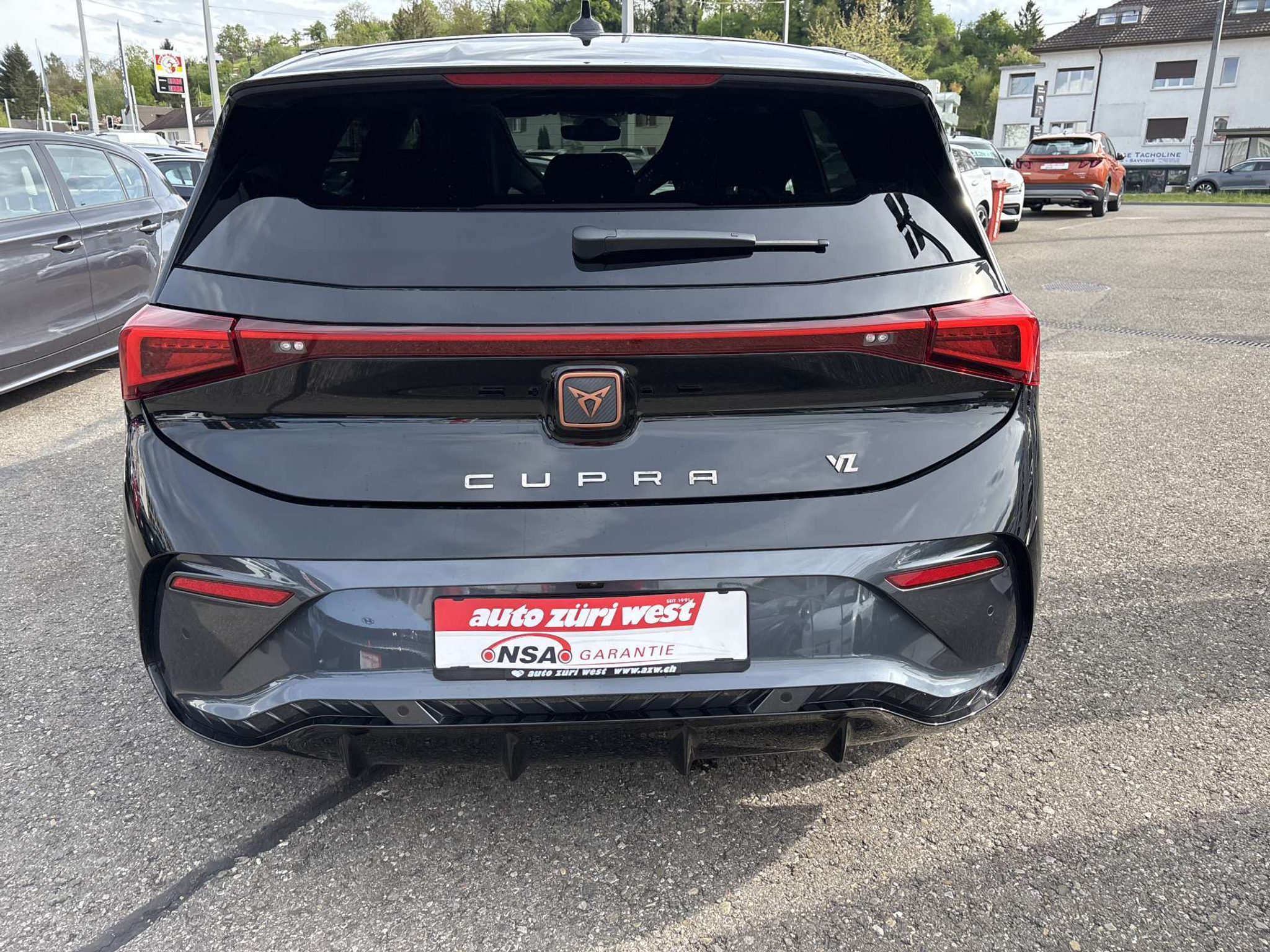 listing desktop thumbnail image 10