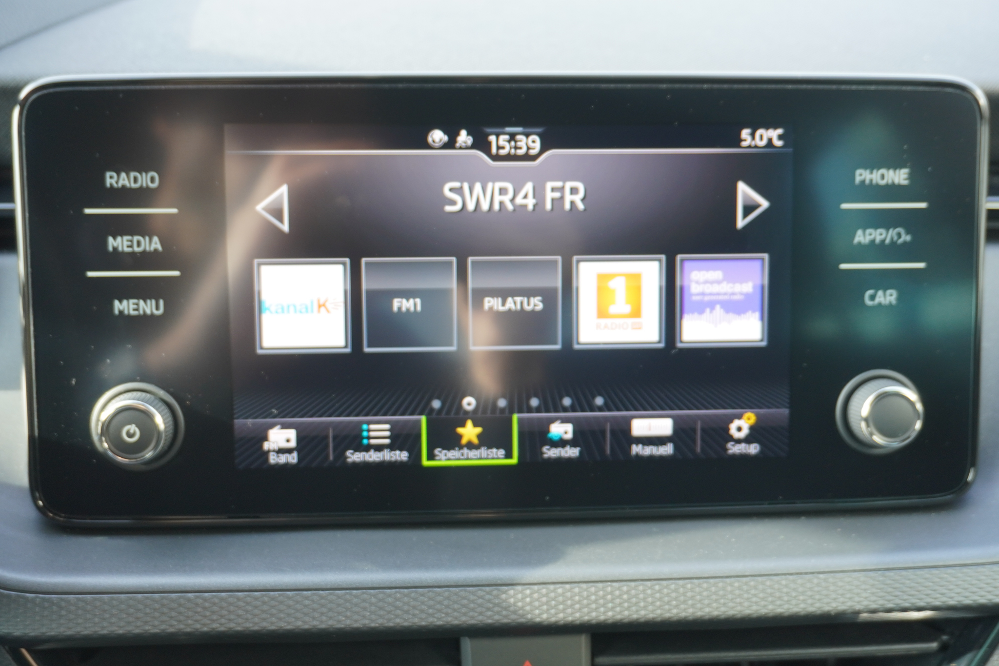 listing desktop thumbnail image 15