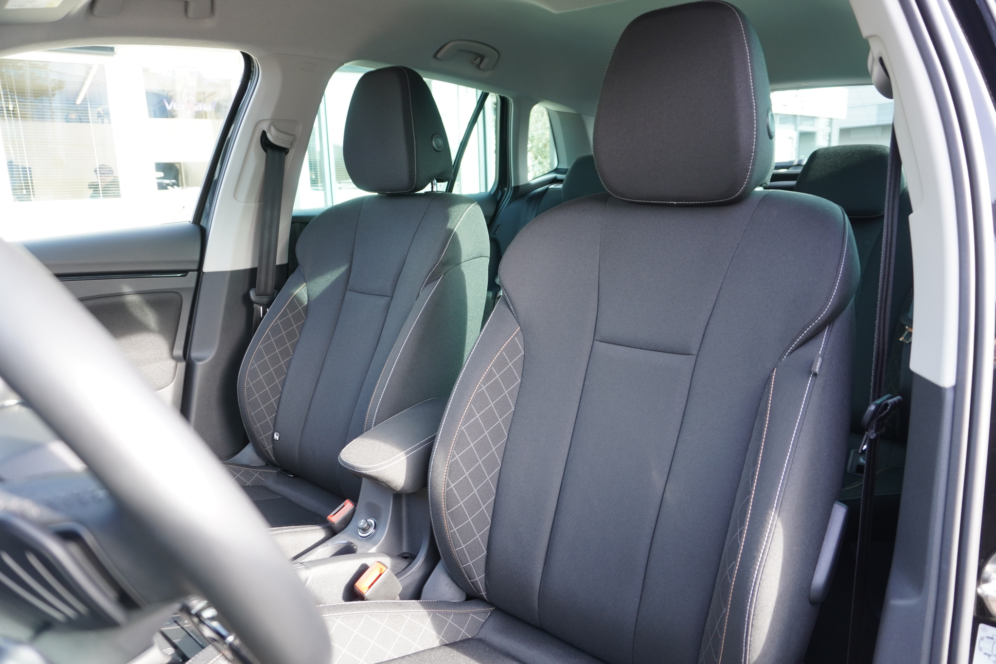 listing desktop thumbnail image 10