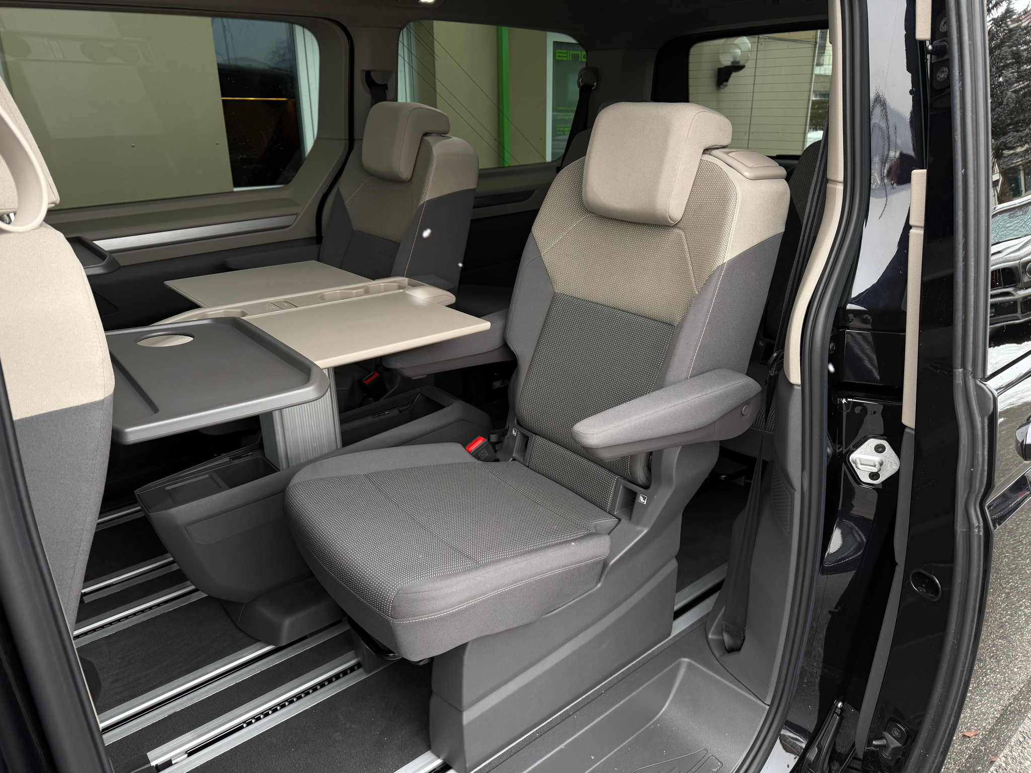 listing desktop thumbnail image 23