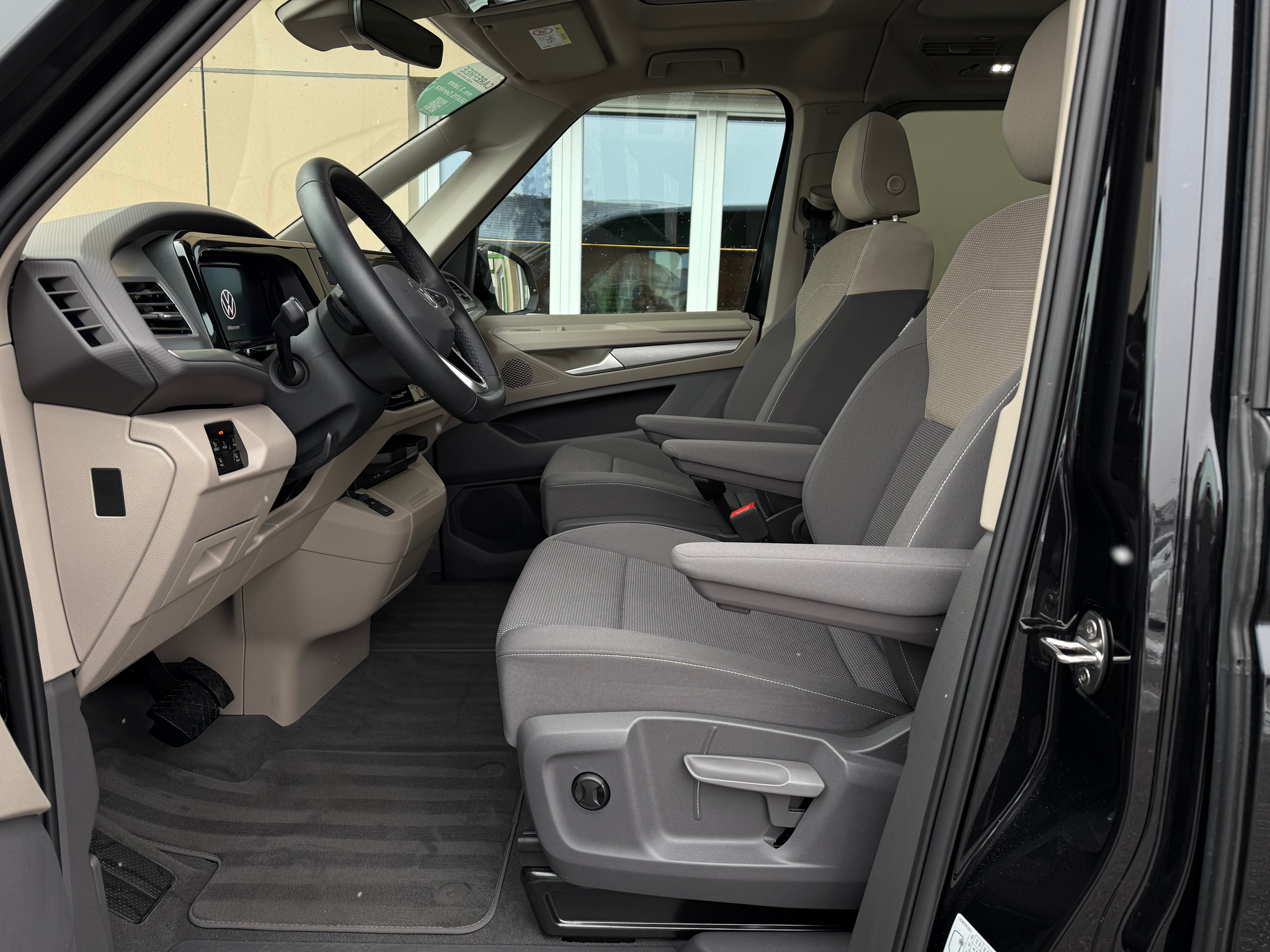 listing desktop thumbnail image 10