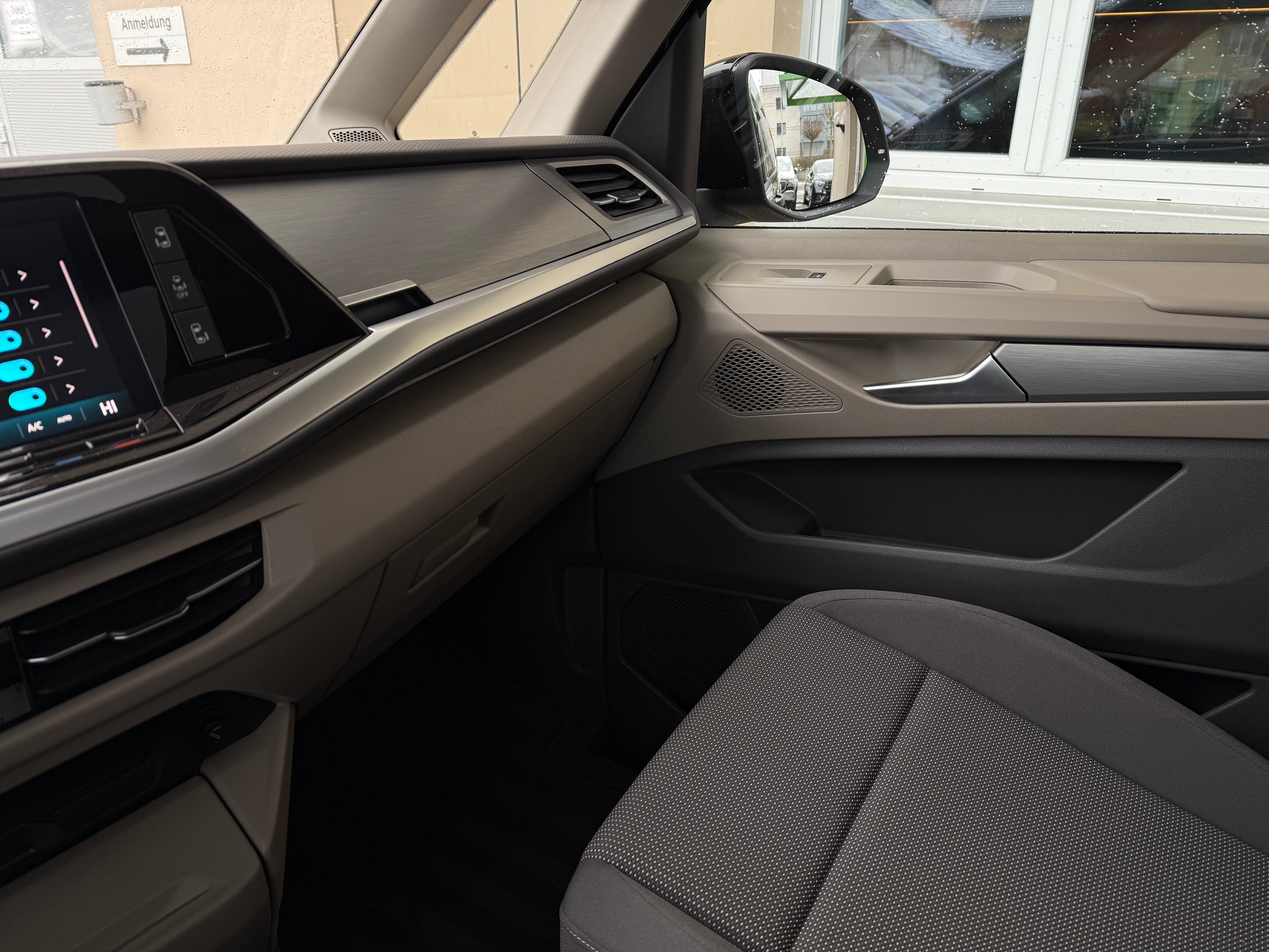 listing desktop thumbnail image 21