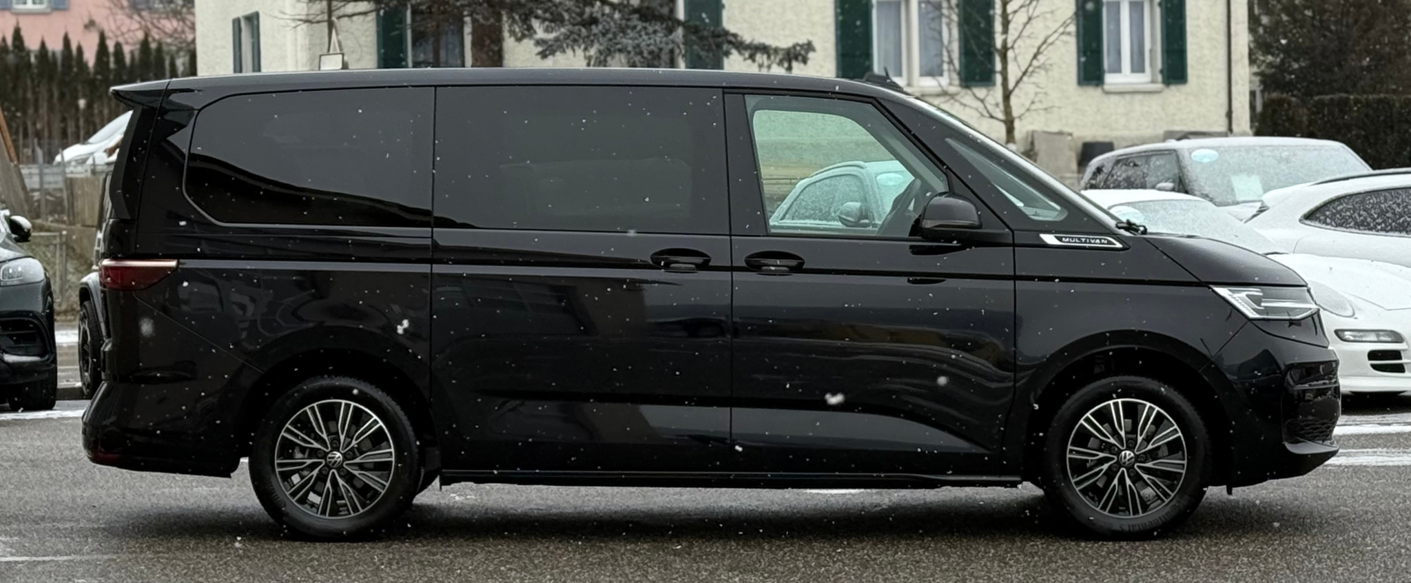 listing desktop thumbnail image 3