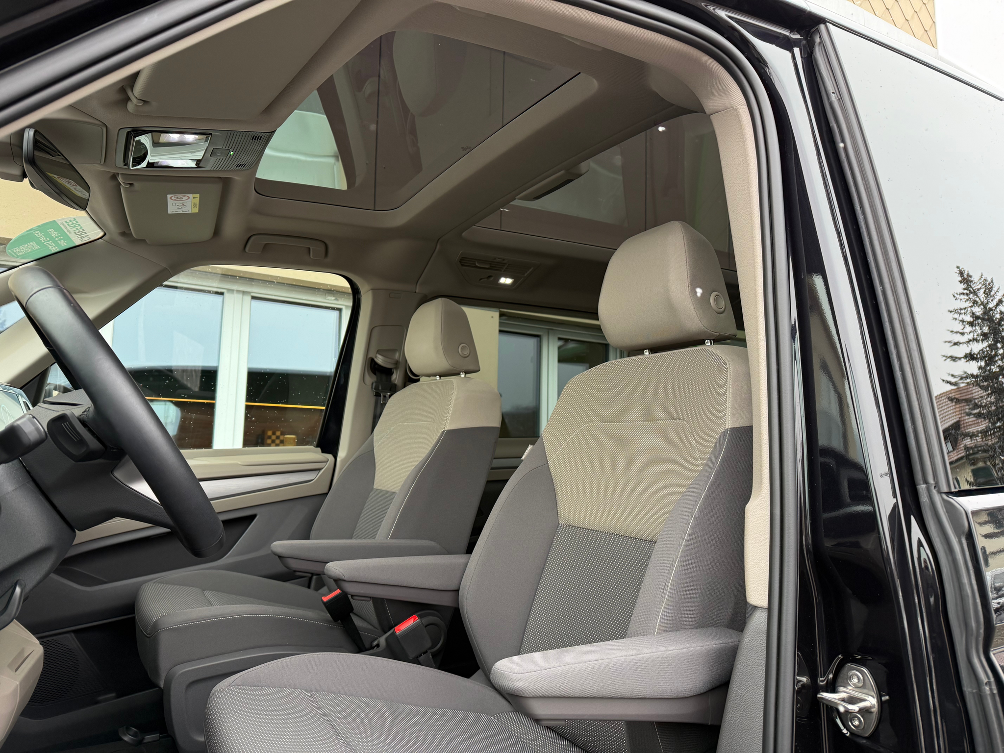 listing desktop thumbnail image 12