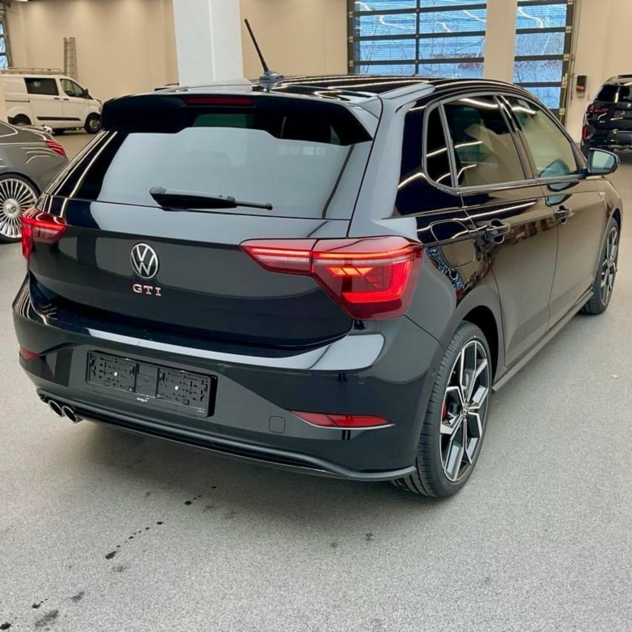 listing desktop thumbnail image 2