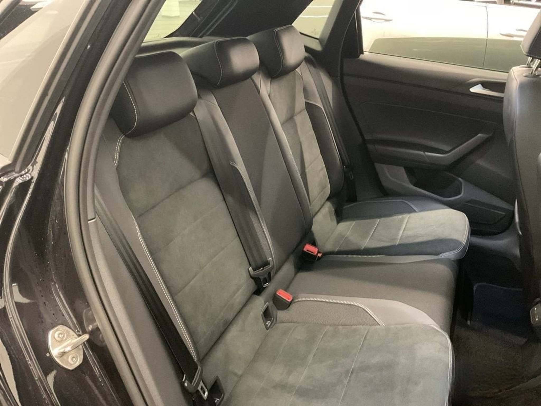 listing desktop thumbnail image 6