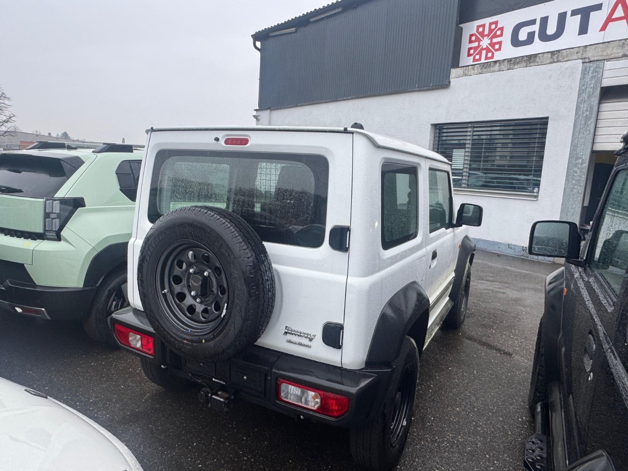 listing desktop thumbnail image 2