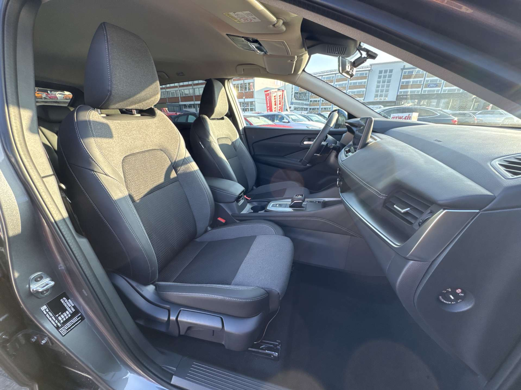 listing desktop thumbnail image 11