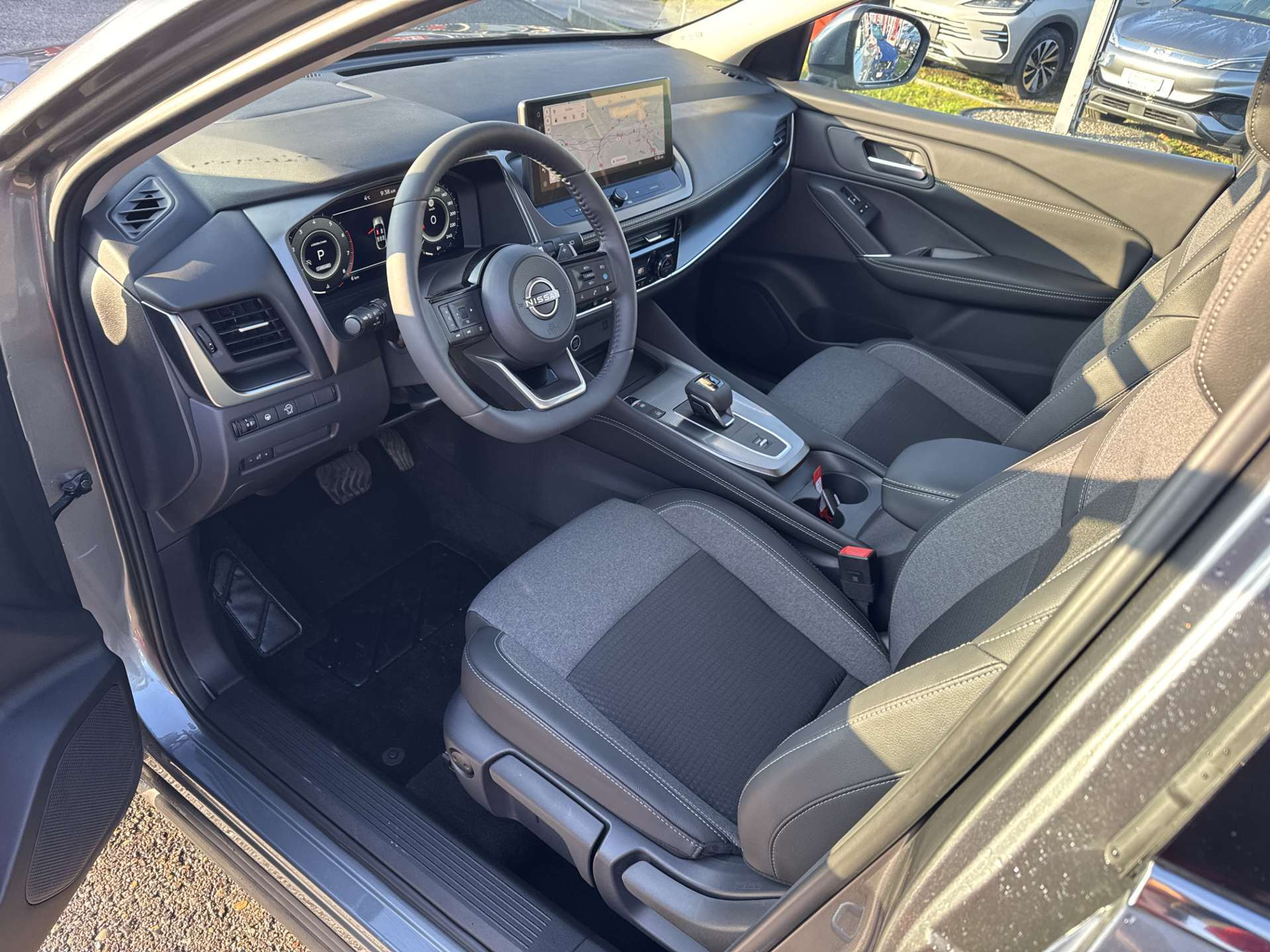 listing desktop thumbnail image 4