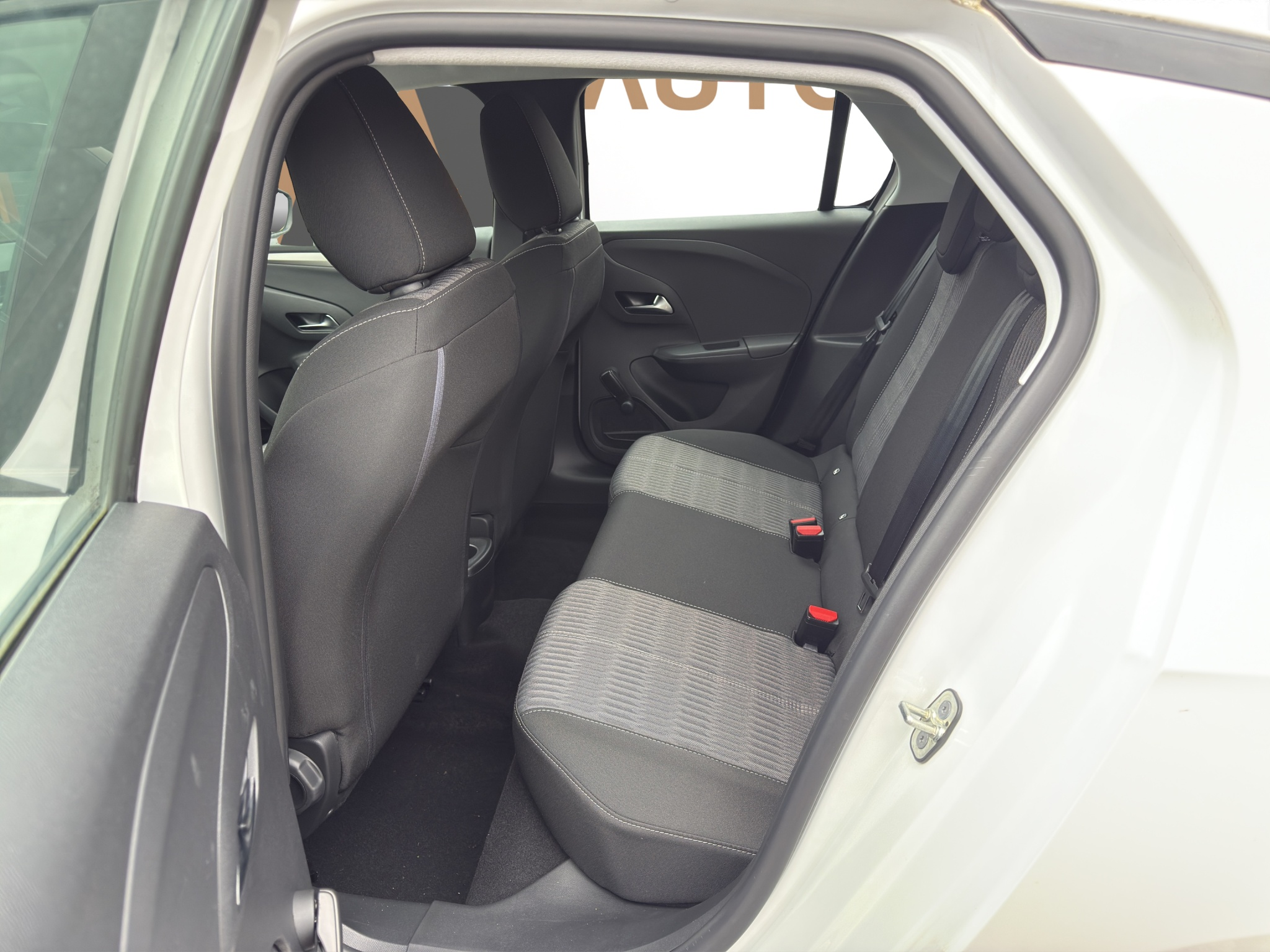 listing desktop thumbnail image 11