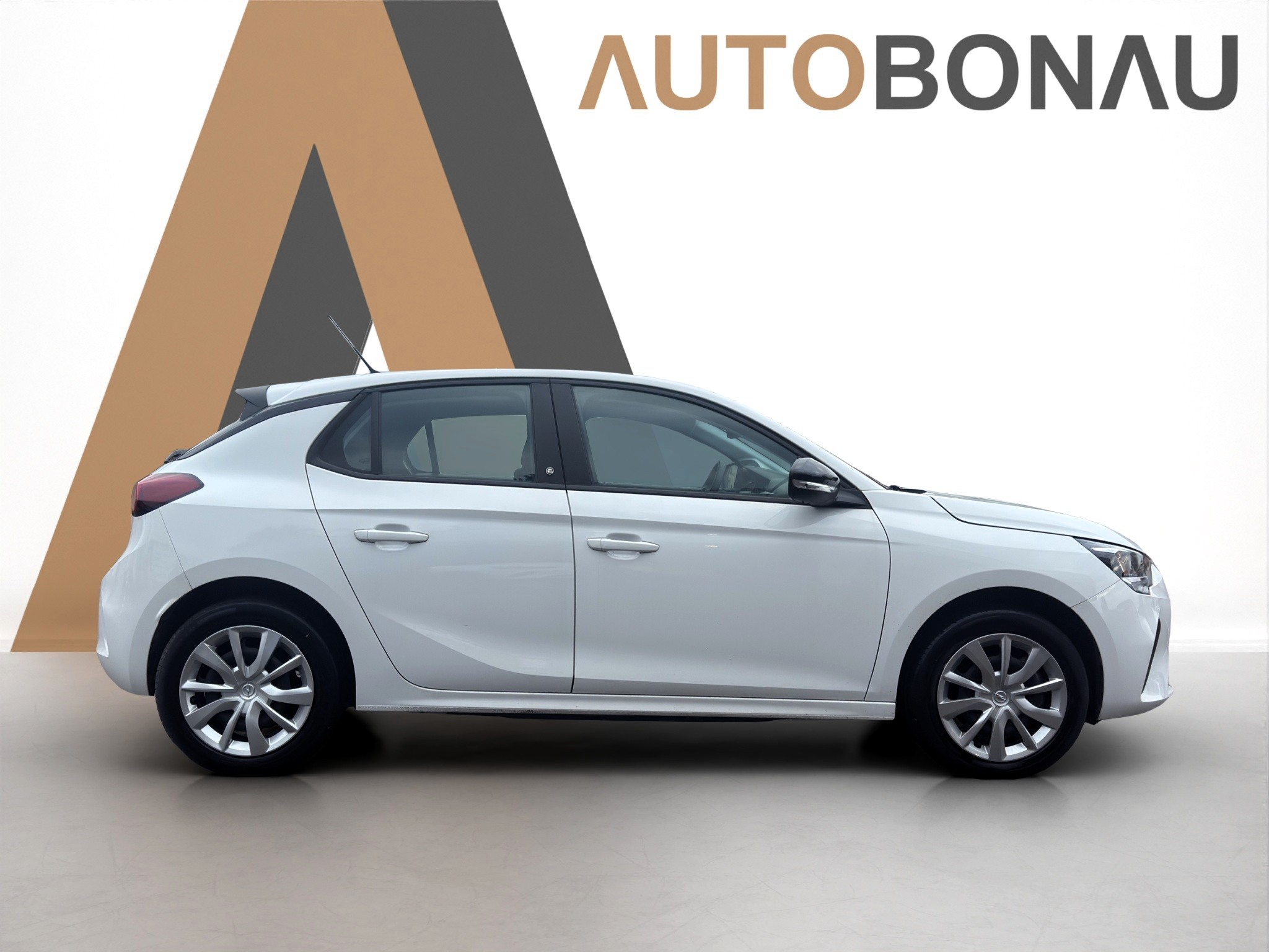 listing desktop thumbnail image 4