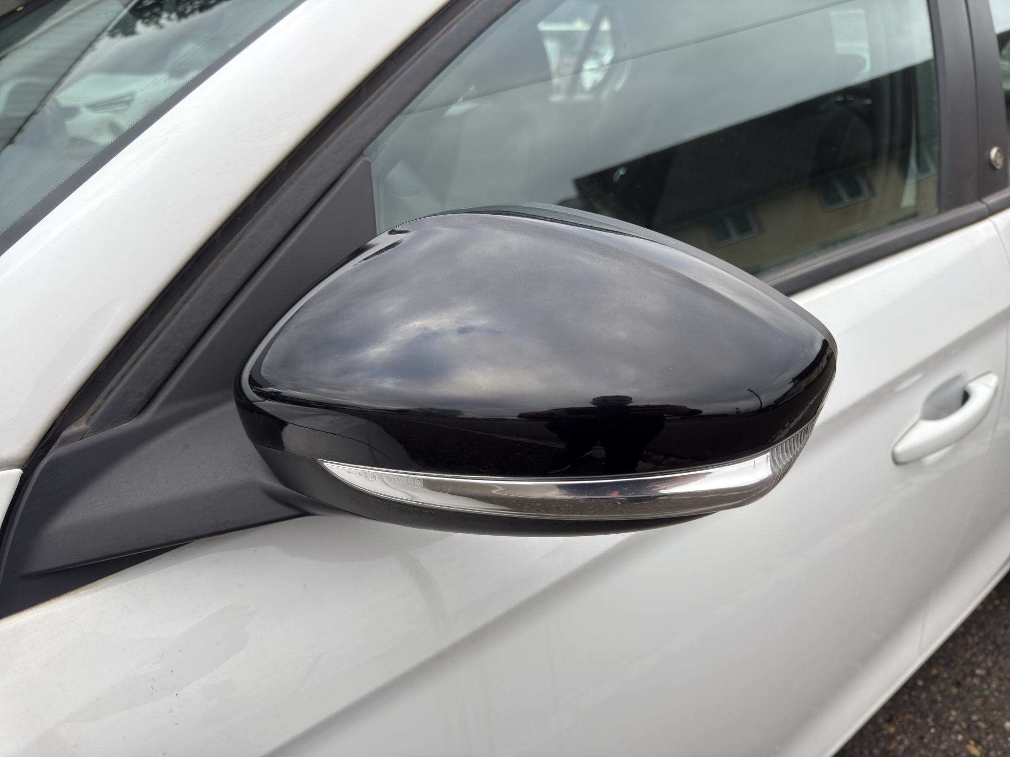 listing desktop thumbnail image 19