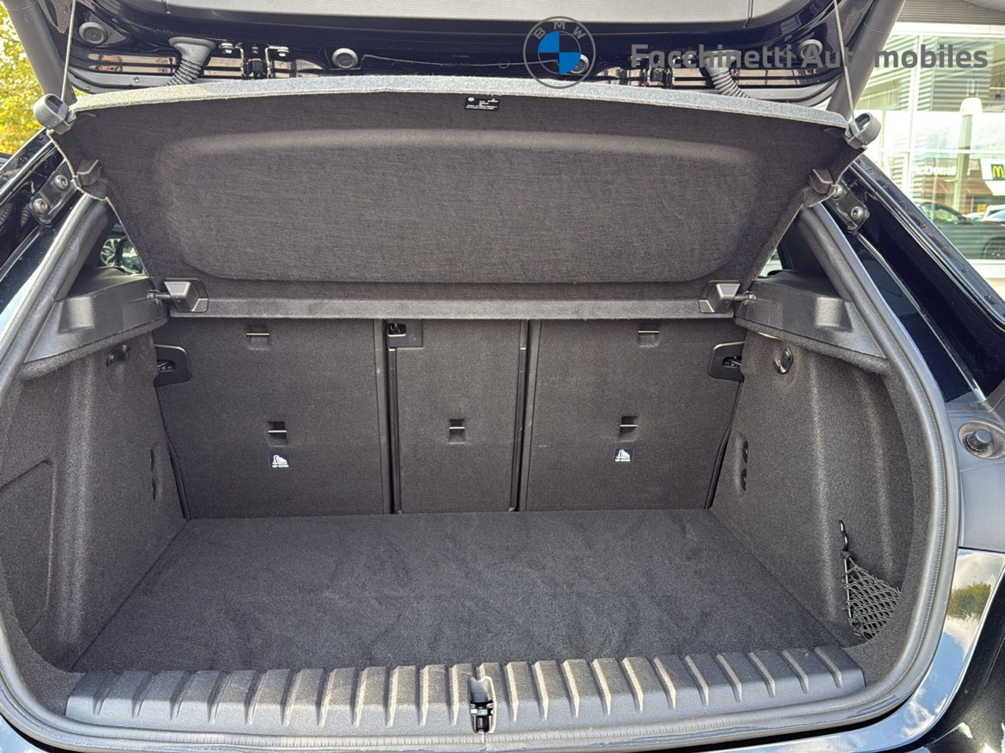 listing desktop thumbnail image 12