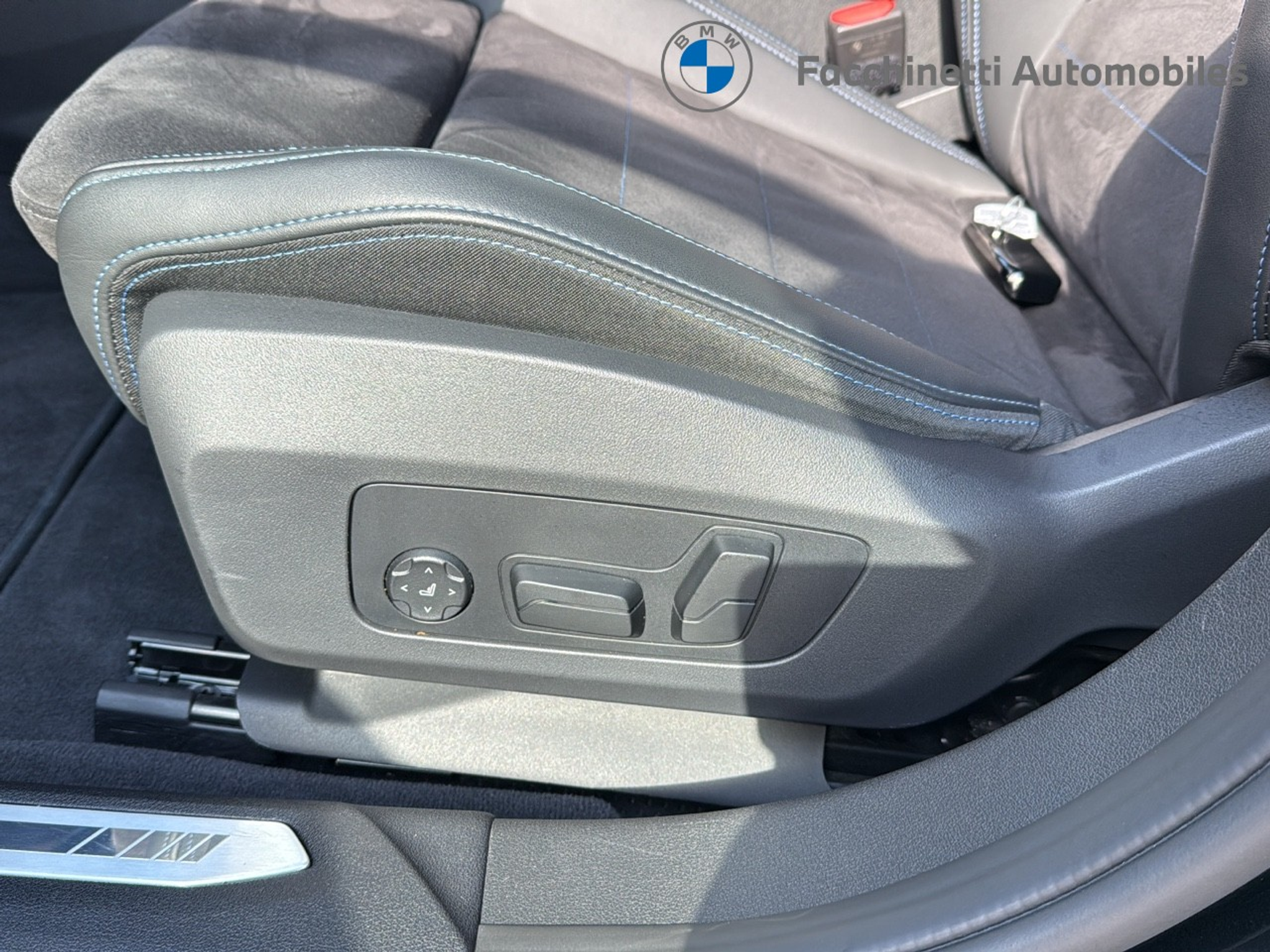 listing desktop thumbnail image 16