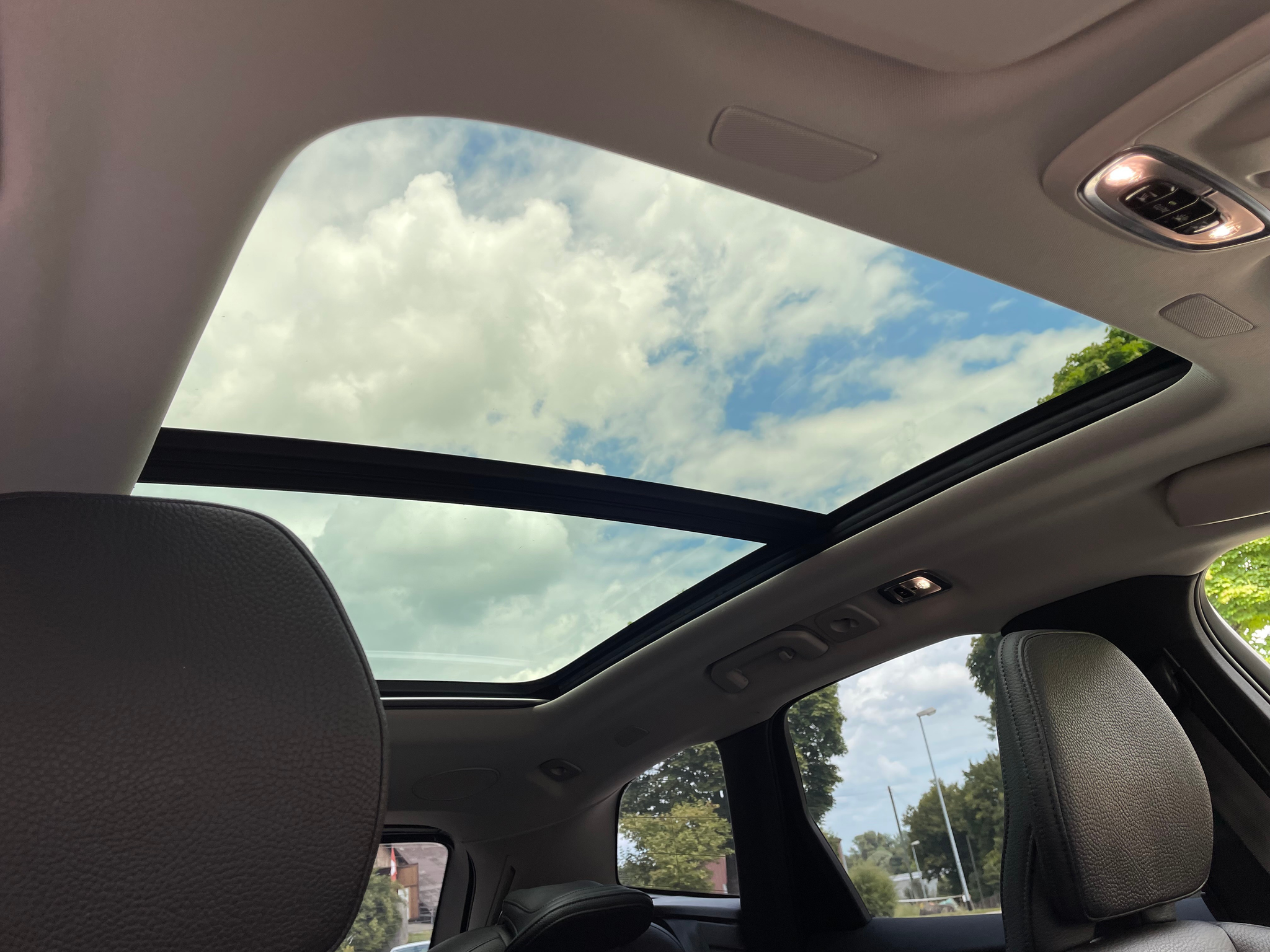 listing desktop thumbnail image 15