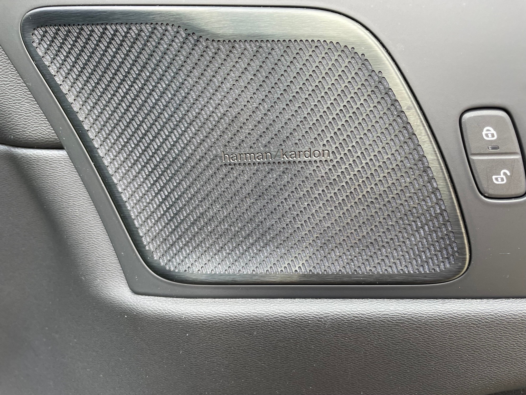 listing desktop thumbnail image 12