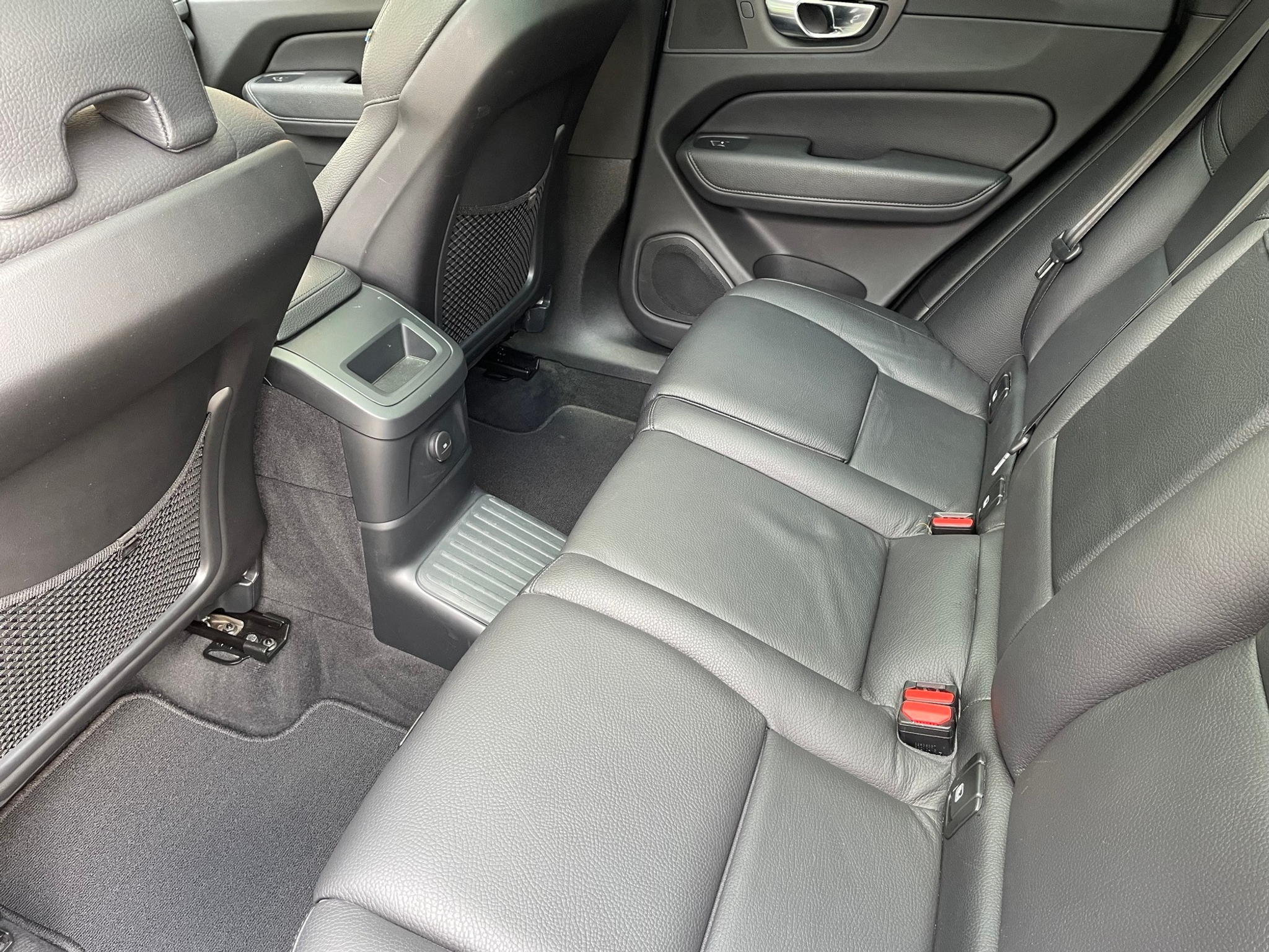 listing desktop thumbnail image 4