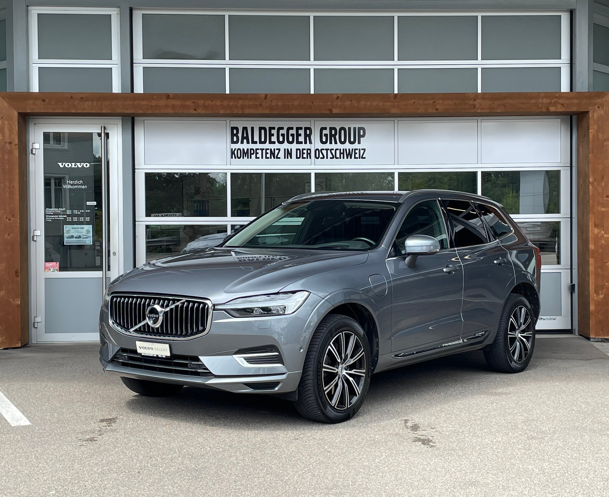 listing desktop thumbnail image 1