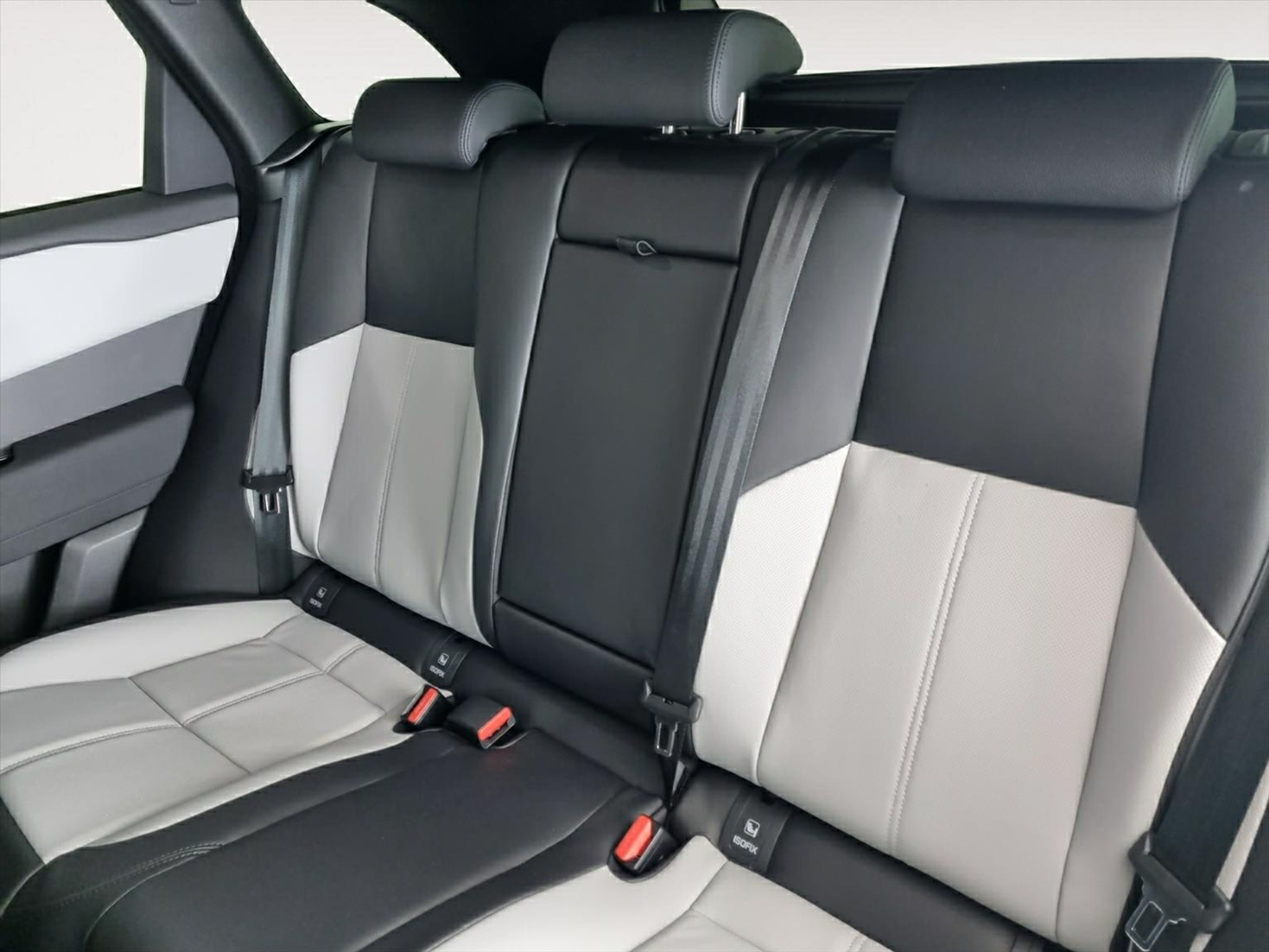 listing desktop thumbnail image 14