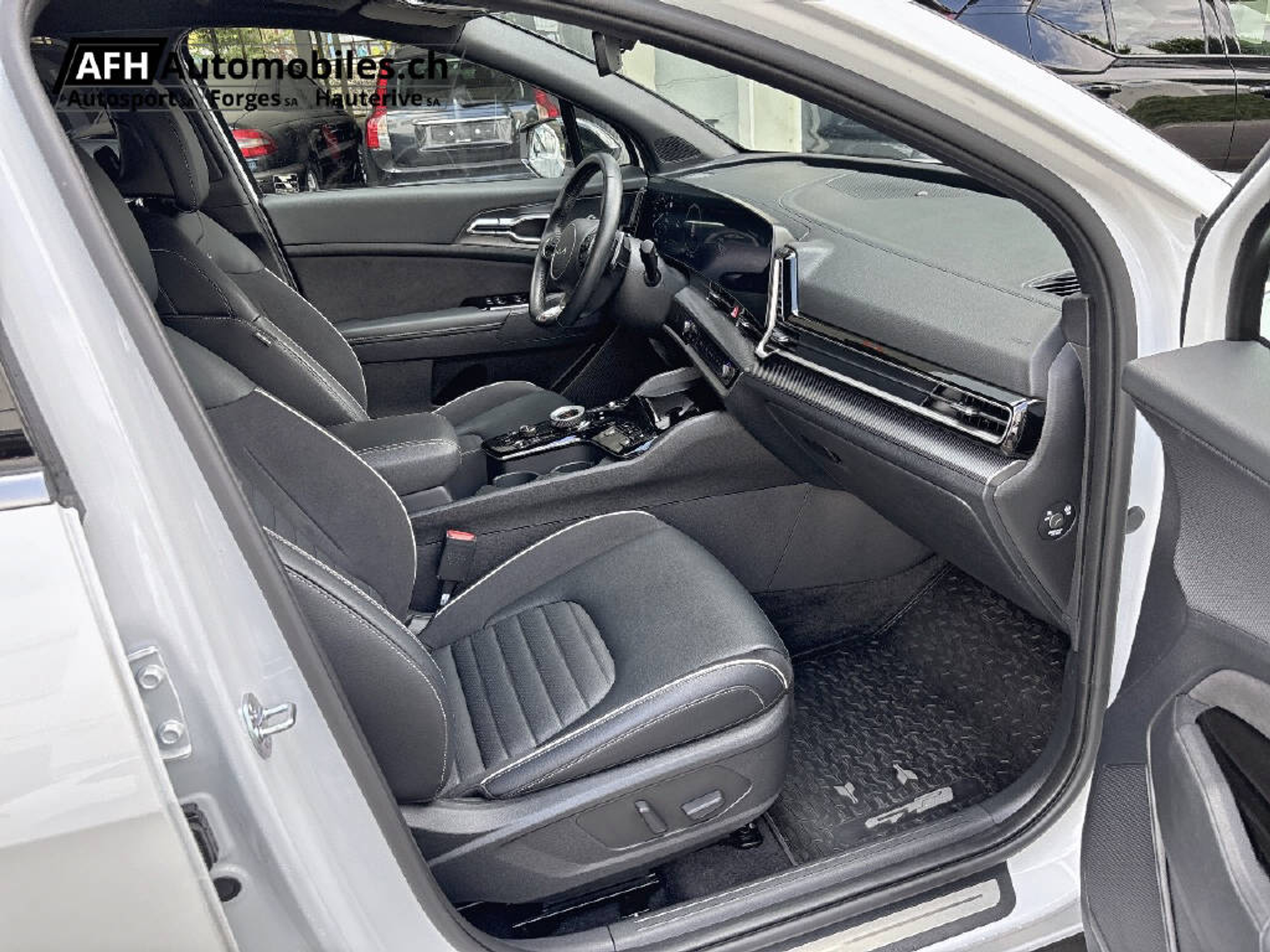 listing desktop thumbnail image 8