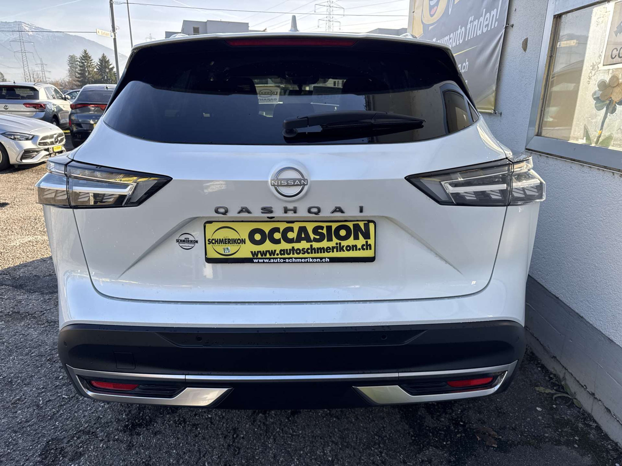 listing desktop thumbnail image 3