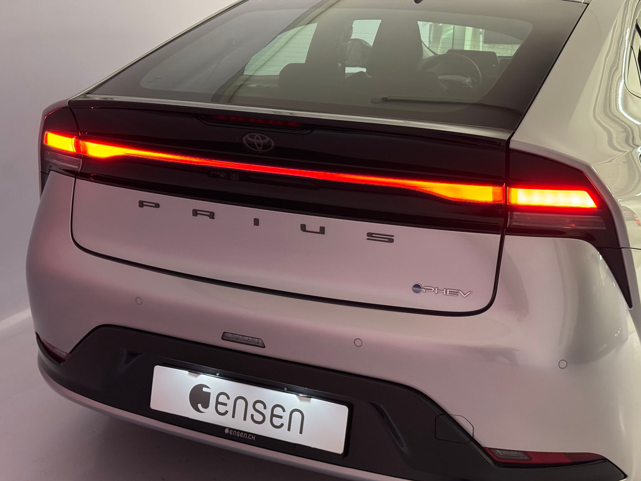 listing desktop thumbnail image 15