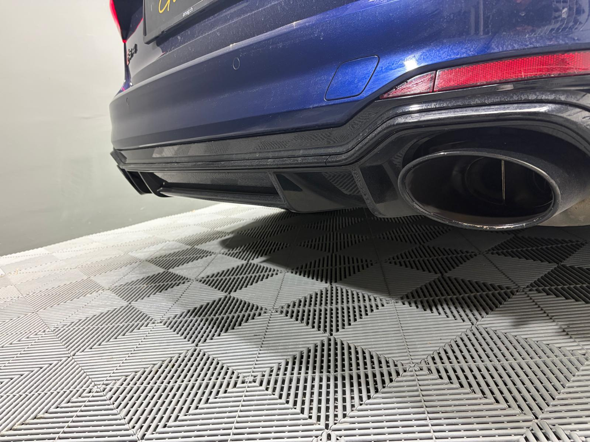 listing desktop thumbnail image 4