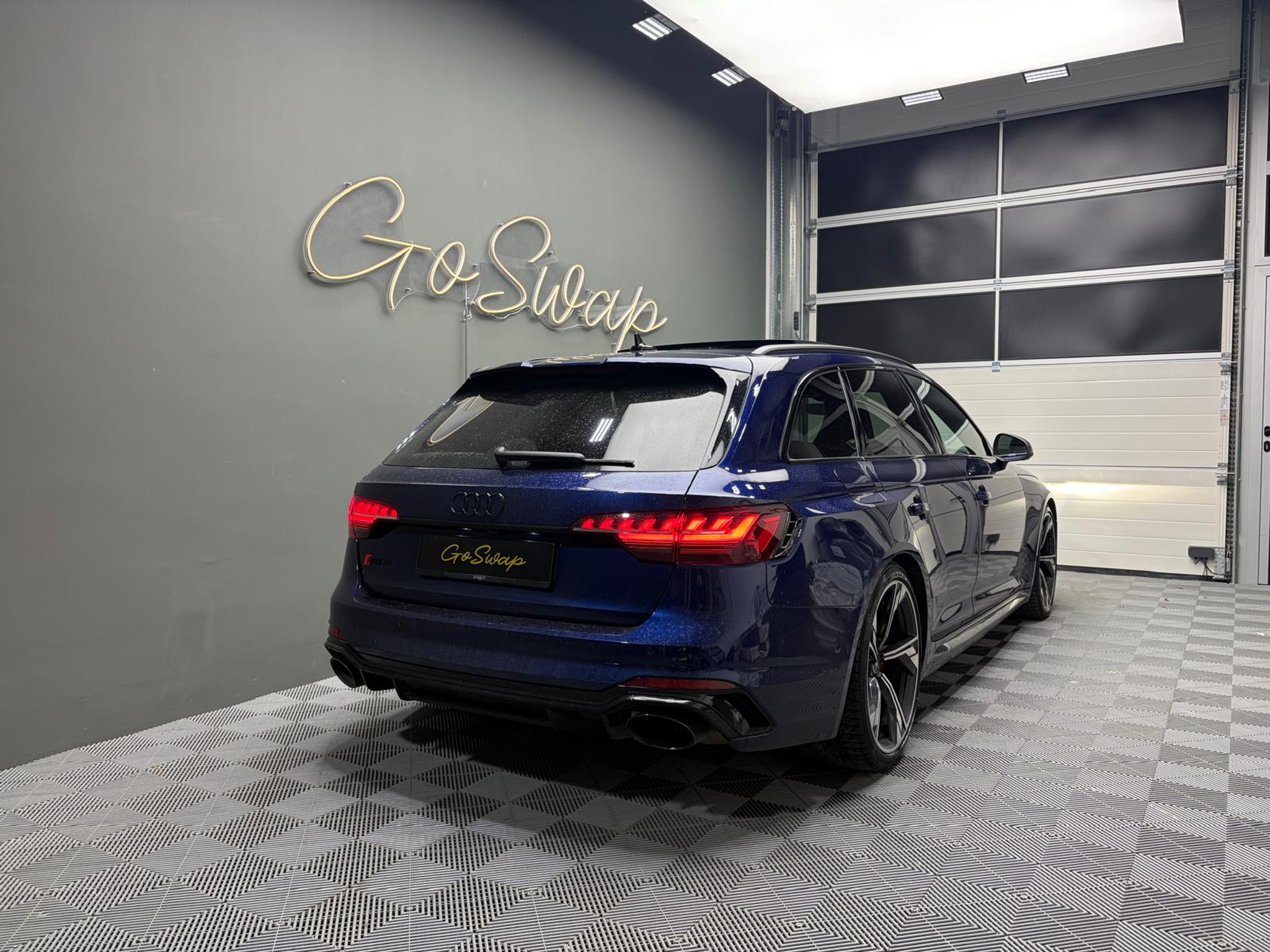 listing desktop thumbnail image 3