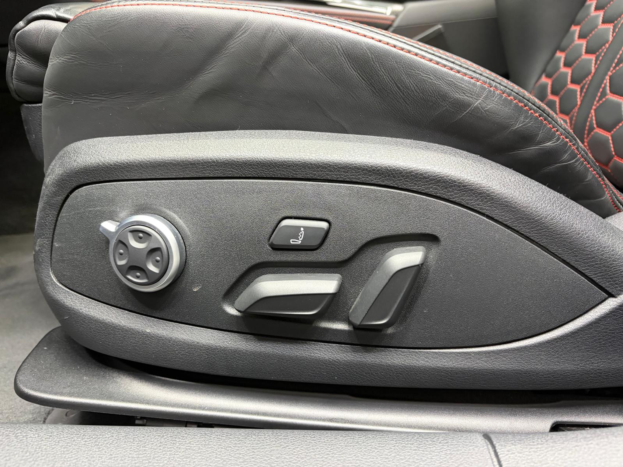 listing desktop thumbnail image 11