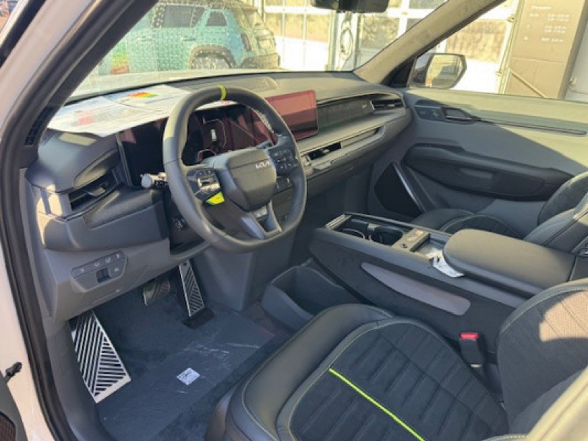 listing desktop thumbnail image 5