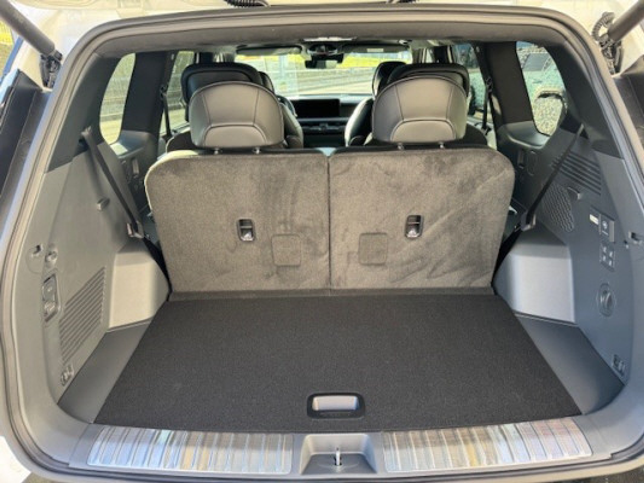 listing desktop thumbnail image 8