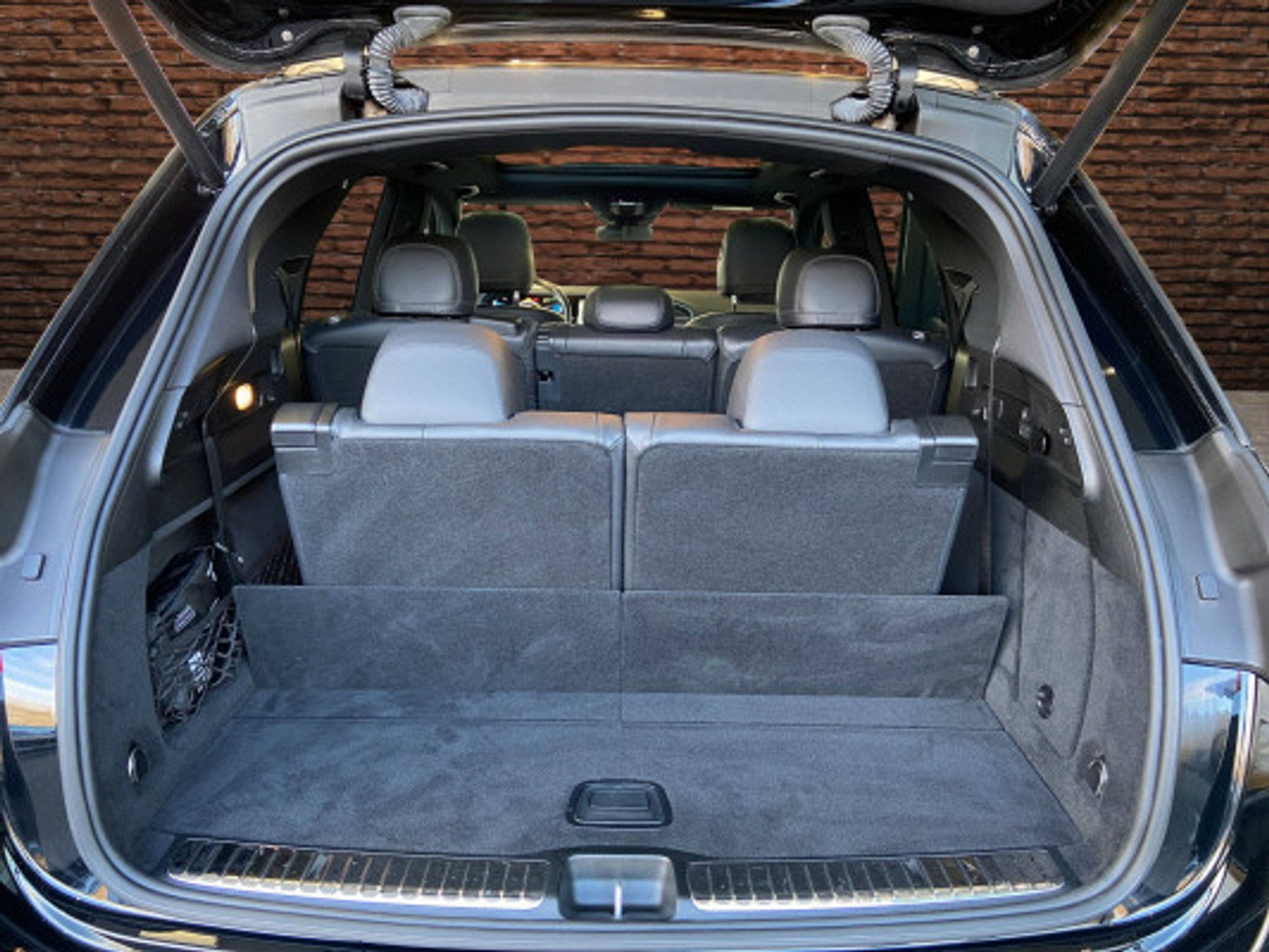 listing desktop thumbnail image 6