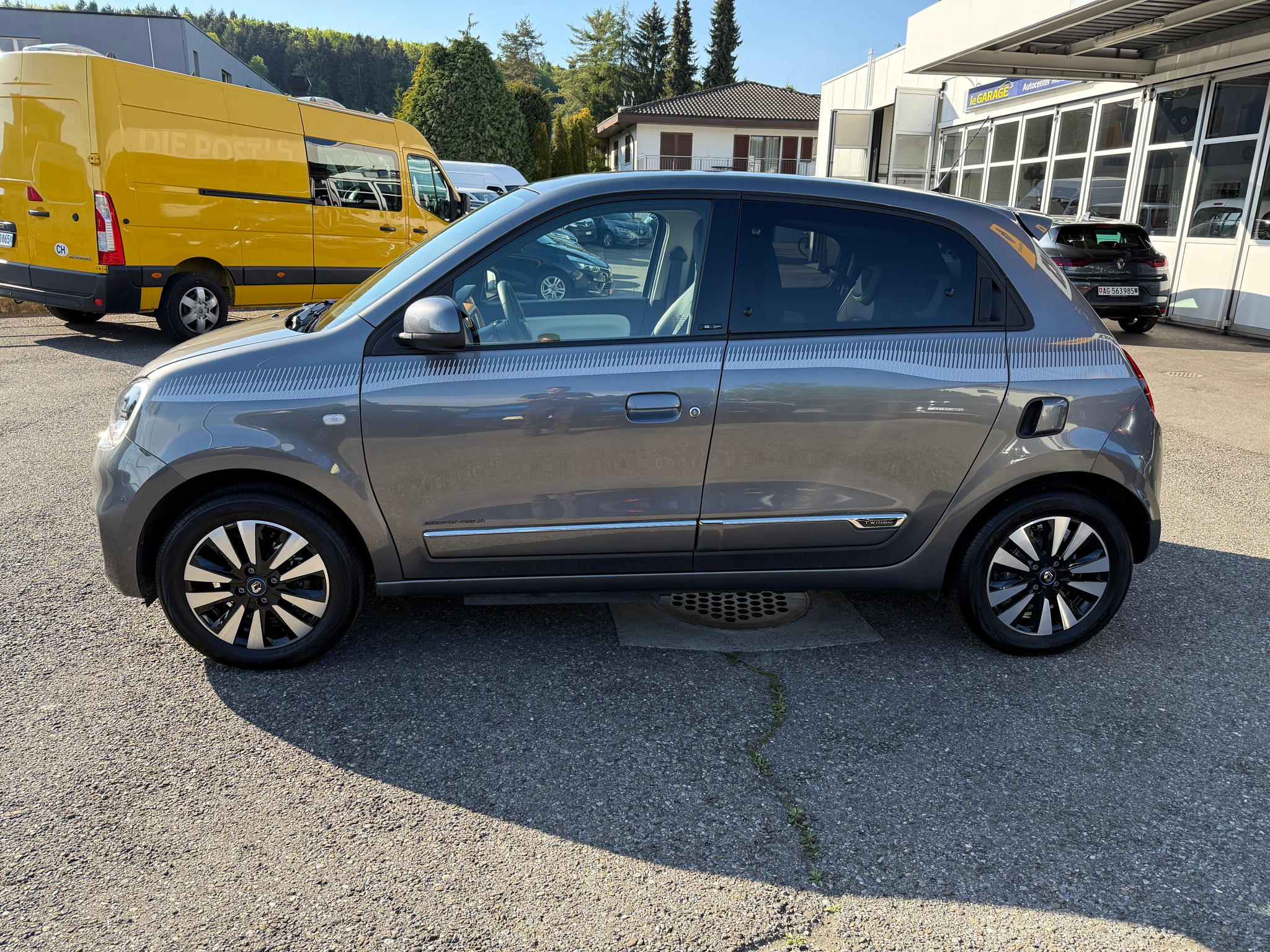 listing desktop thumbnail image 2