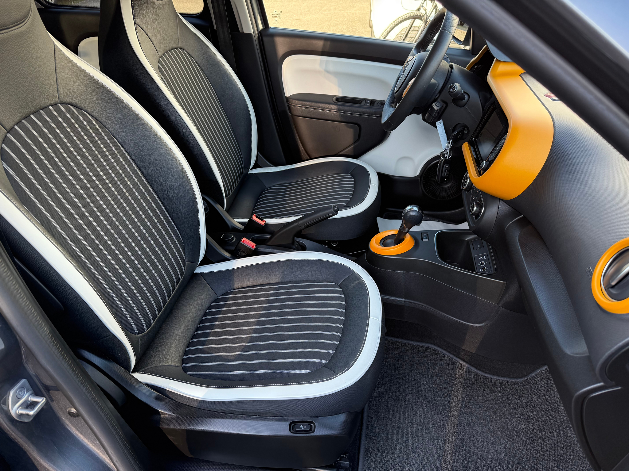 listing desktop thumbnail image 10