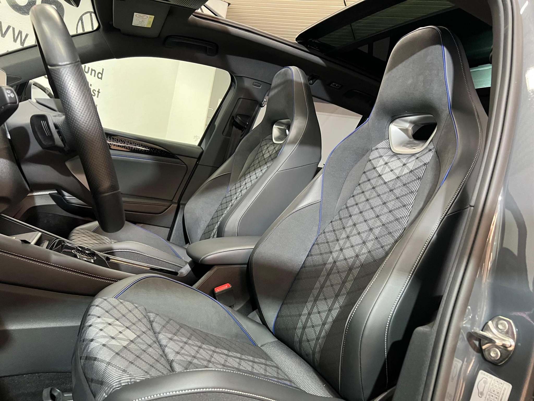 listing desktop thumbnail image 8