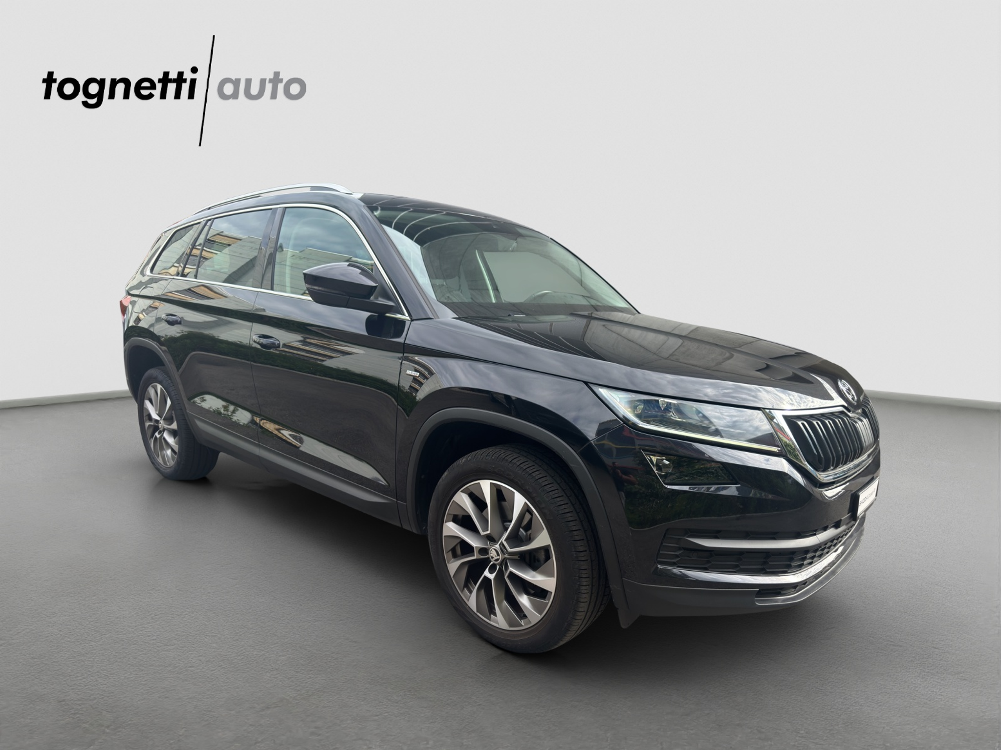 listing desktop thumbnail image 1