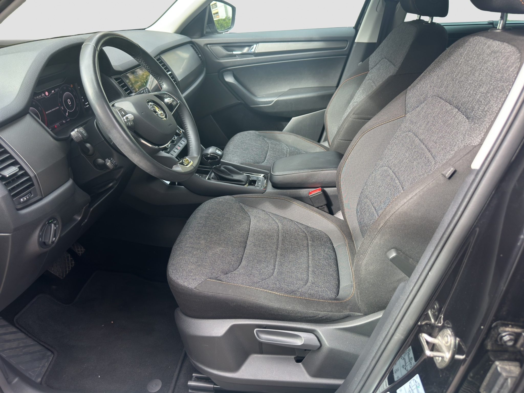 listing desktop thumbnail image 7