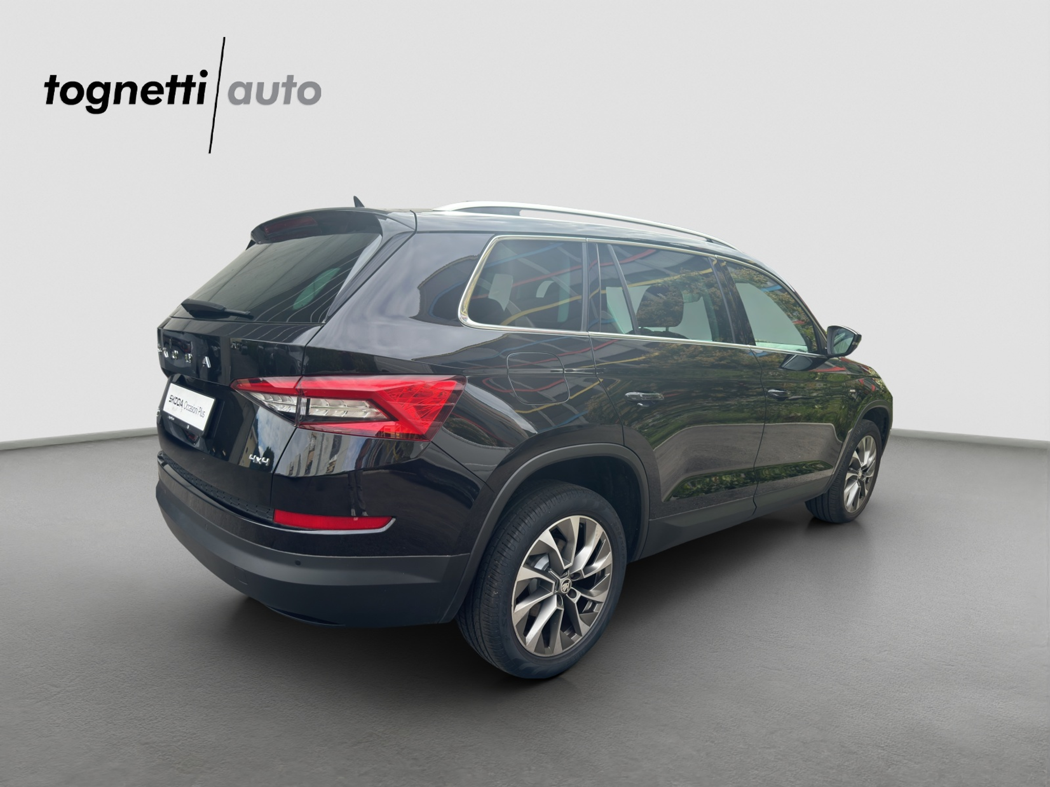 listing desktop thumbnail image 3