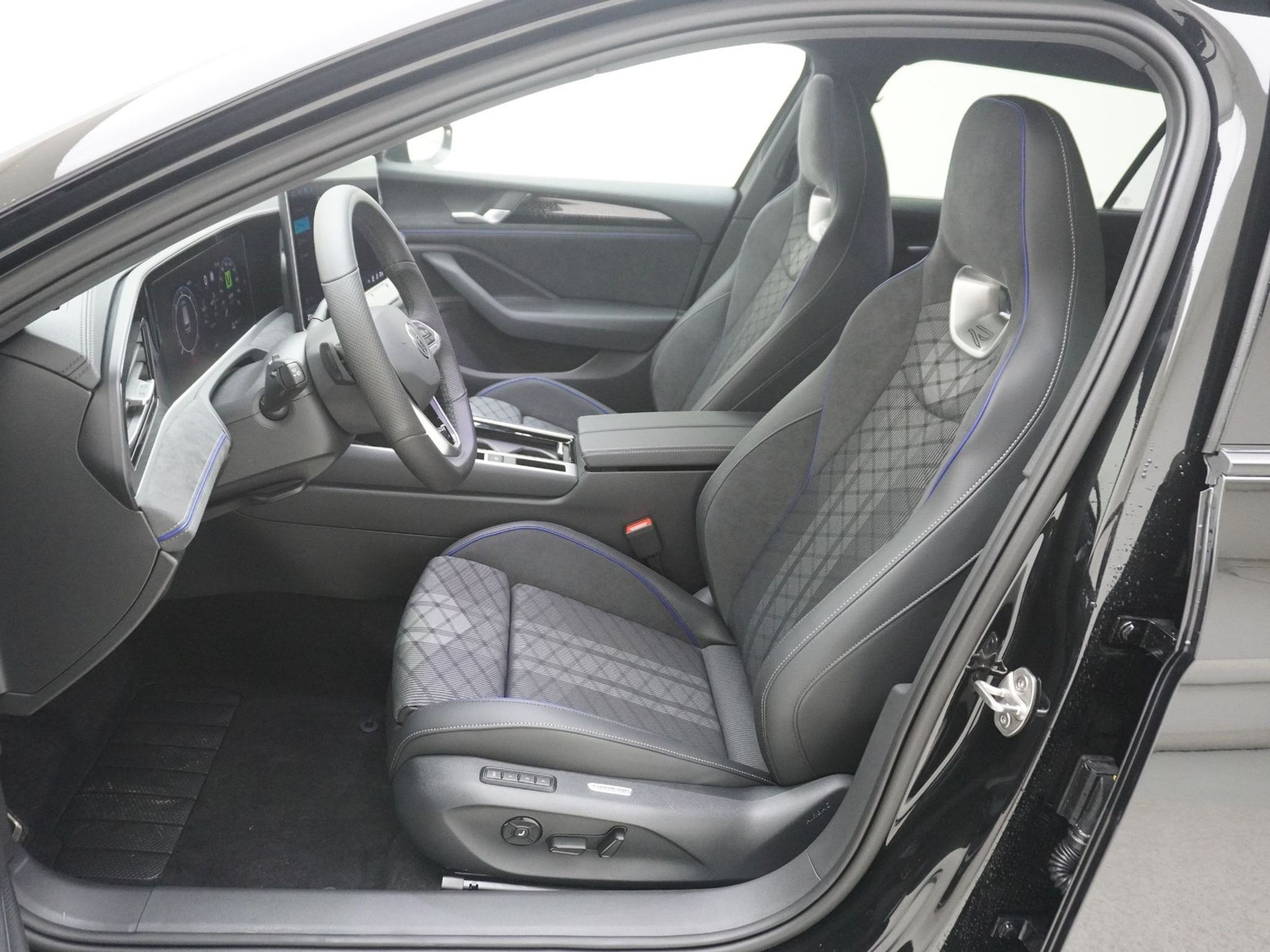 listing desktop thumbnail image 12