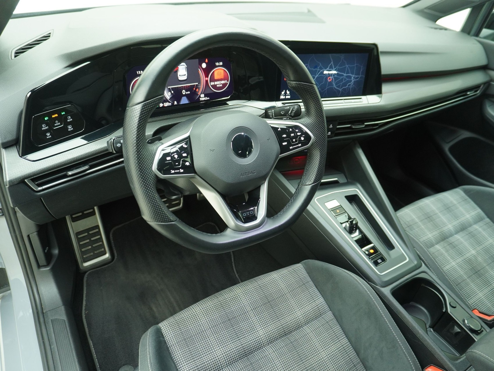 listing desktop thumbnail image 7