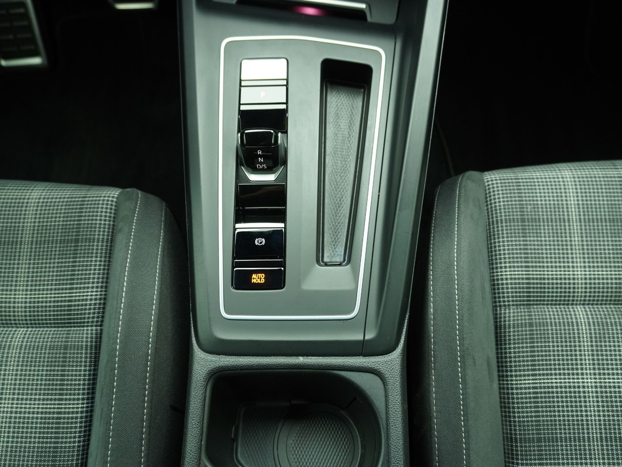 listing desktop thumbnail image 13