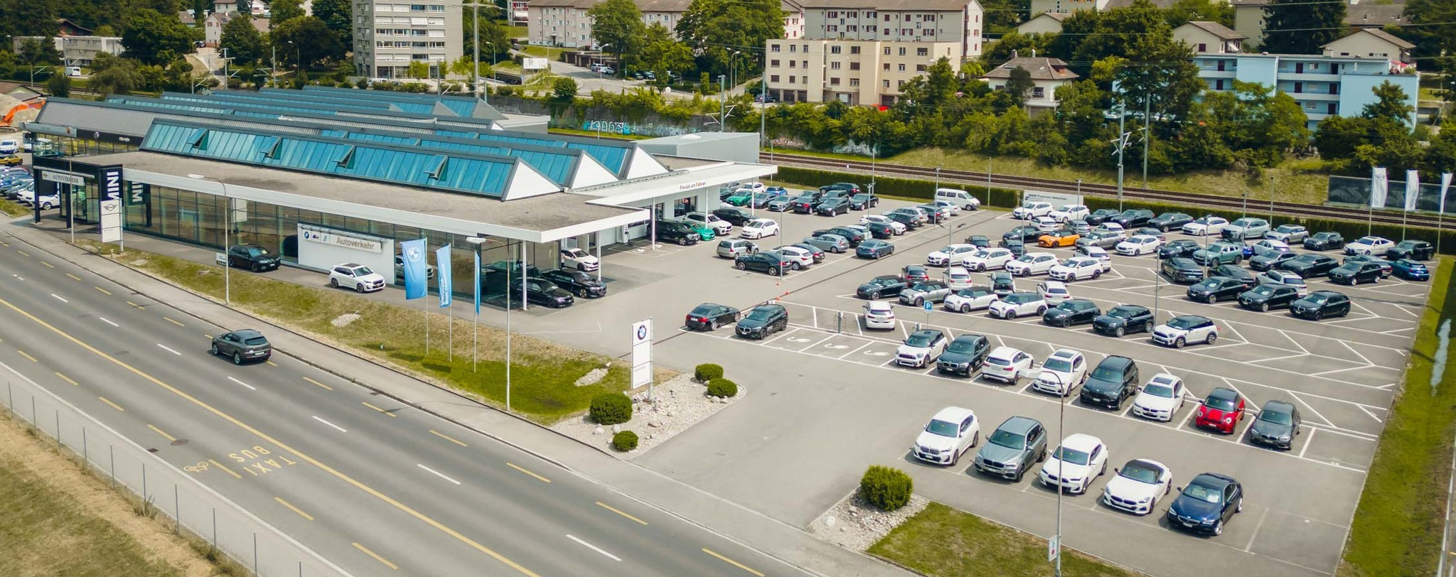 listing desktop thumbnail image 18