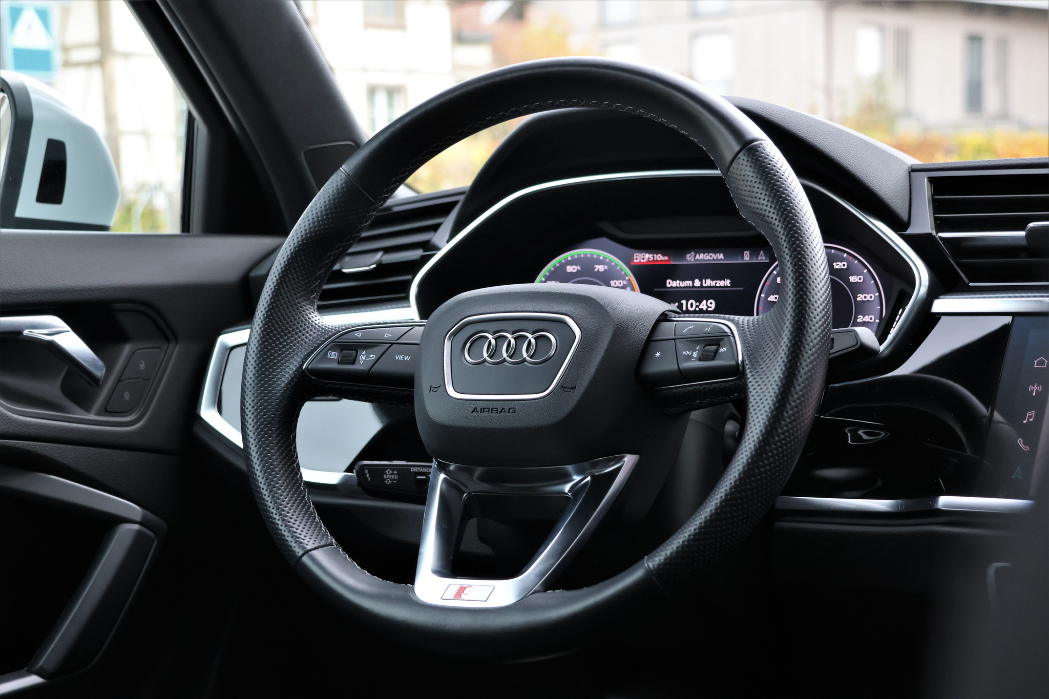 listing desktop thumbnail image 14