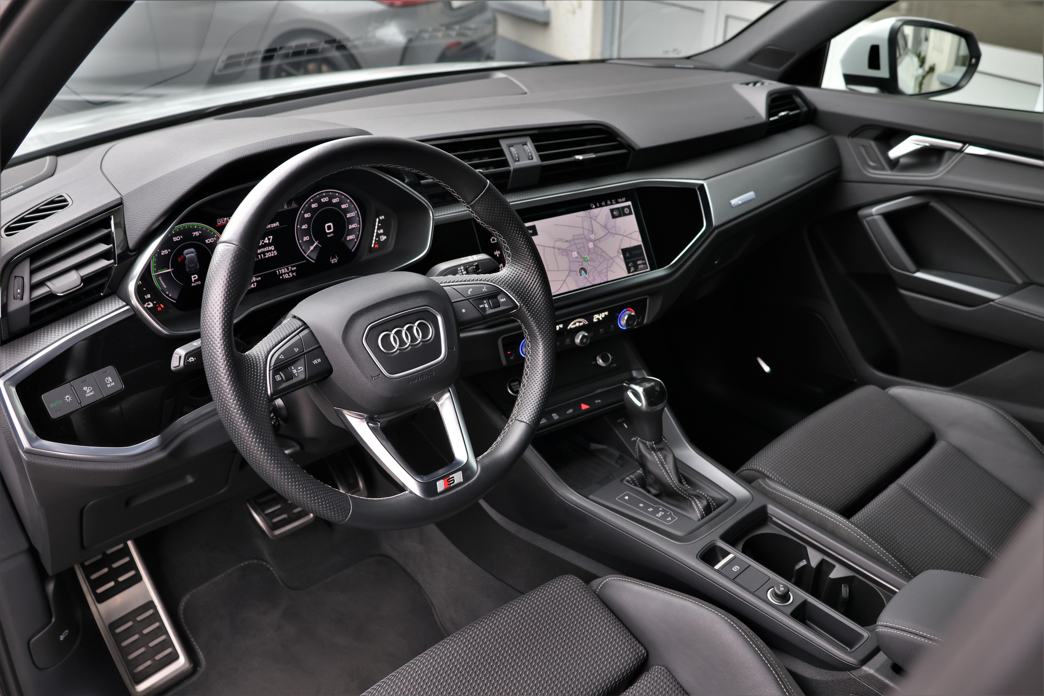 listing desktop thumbnail image 9