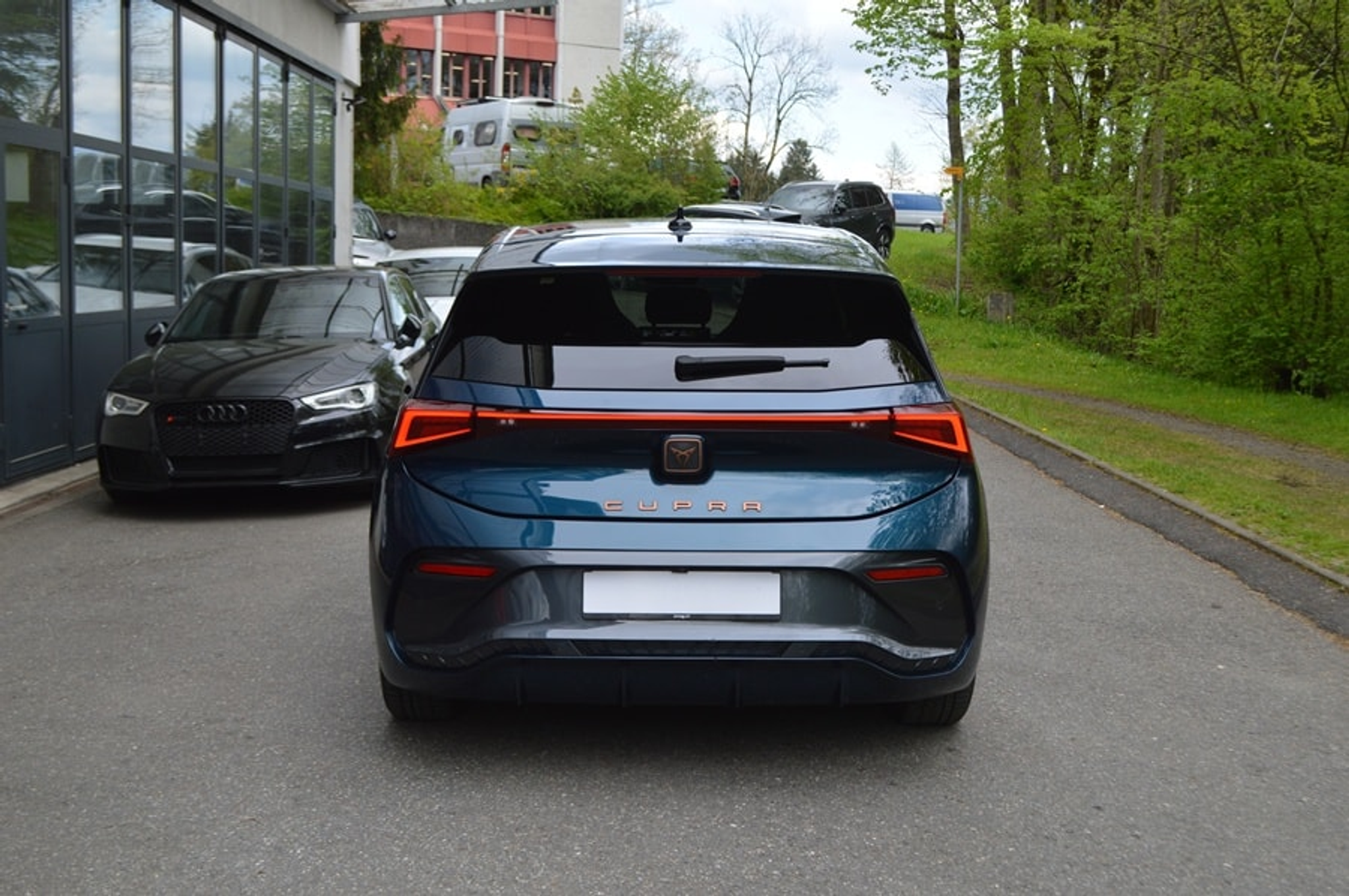 listing desktop thumbnail image 12