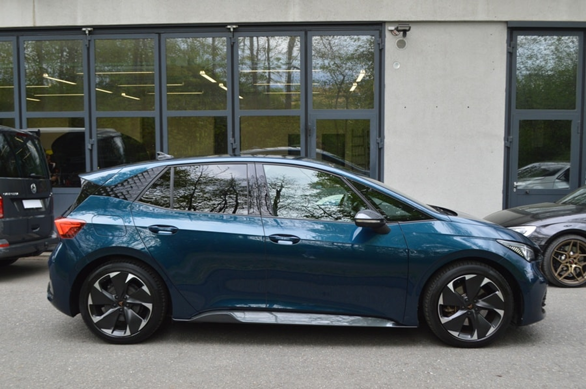 listing desktop thumbnail image 14