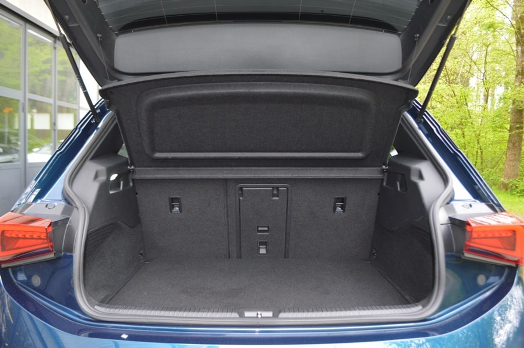 listing desktop thumbnail image 11