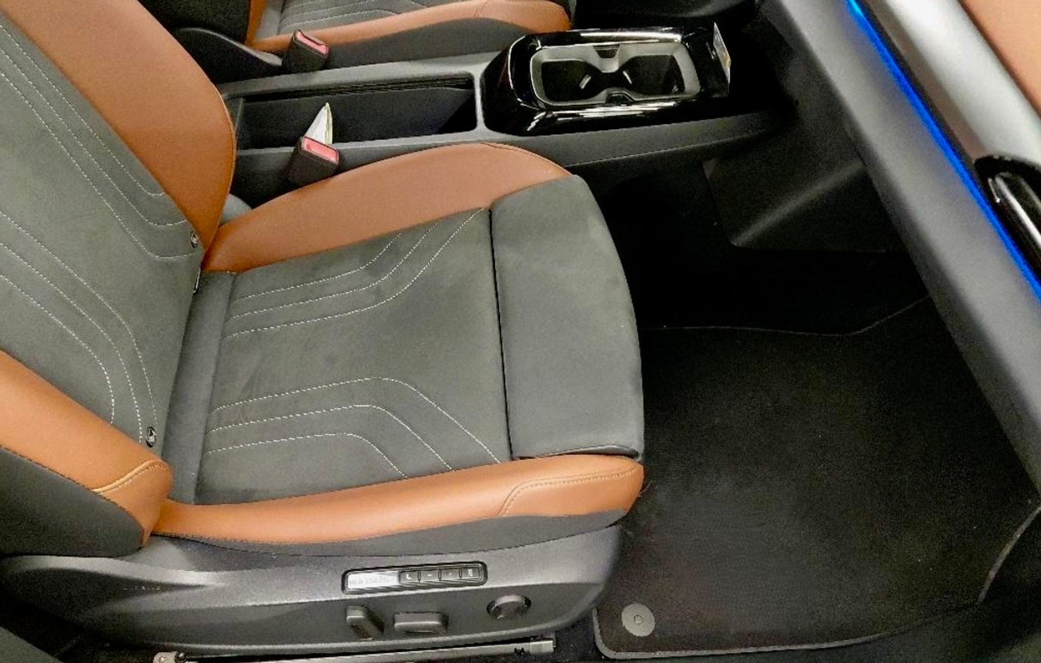 listing desktop thumbnail image 4