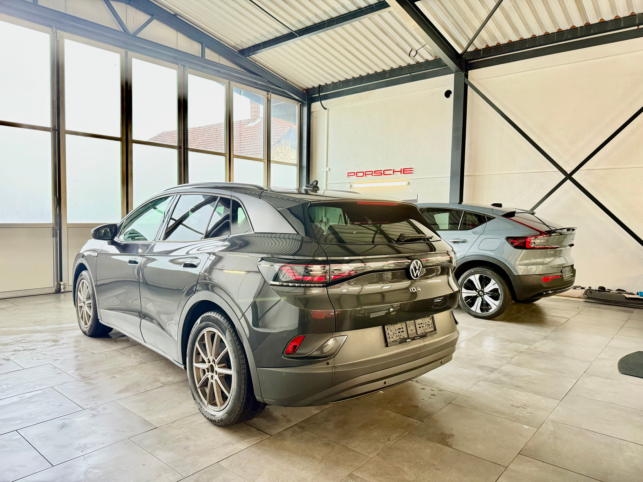 listing desktop thumbnail image 3