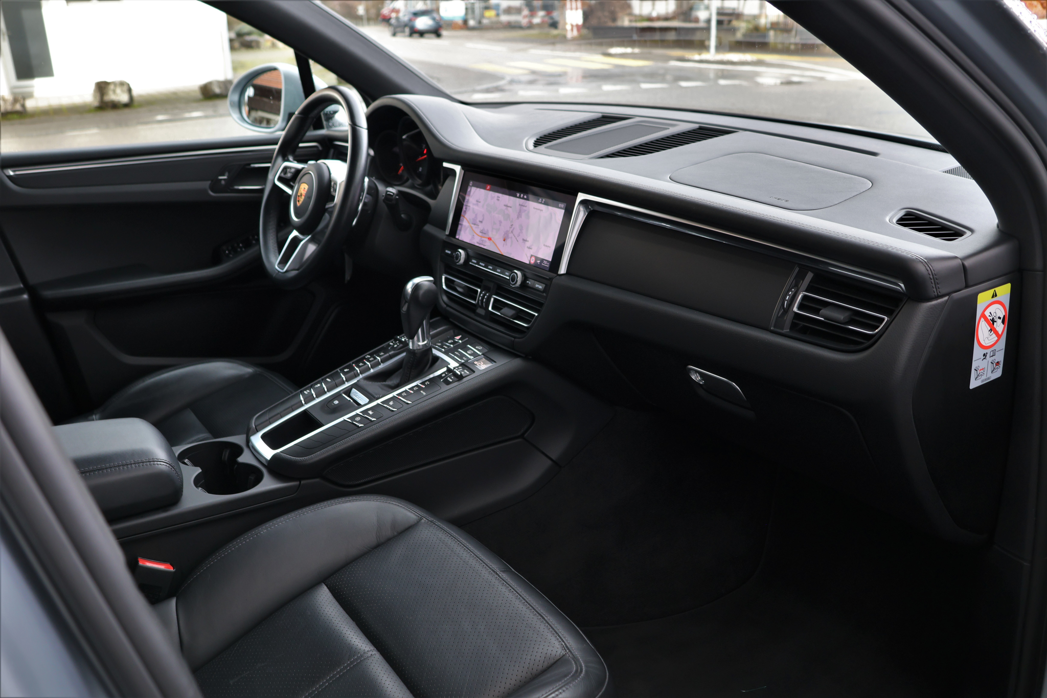 listing desktop thumbnail image 15